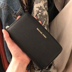 Michael Kors Large Smartphone Wristlet/Wallet